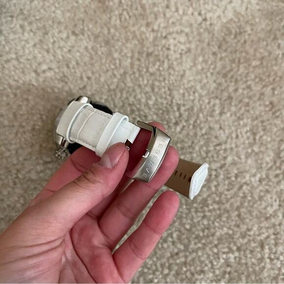 New Invicta Reserve Venom 22007 Limited Edition White Leather Swiss Quartz Watch - Picture 9 of 16